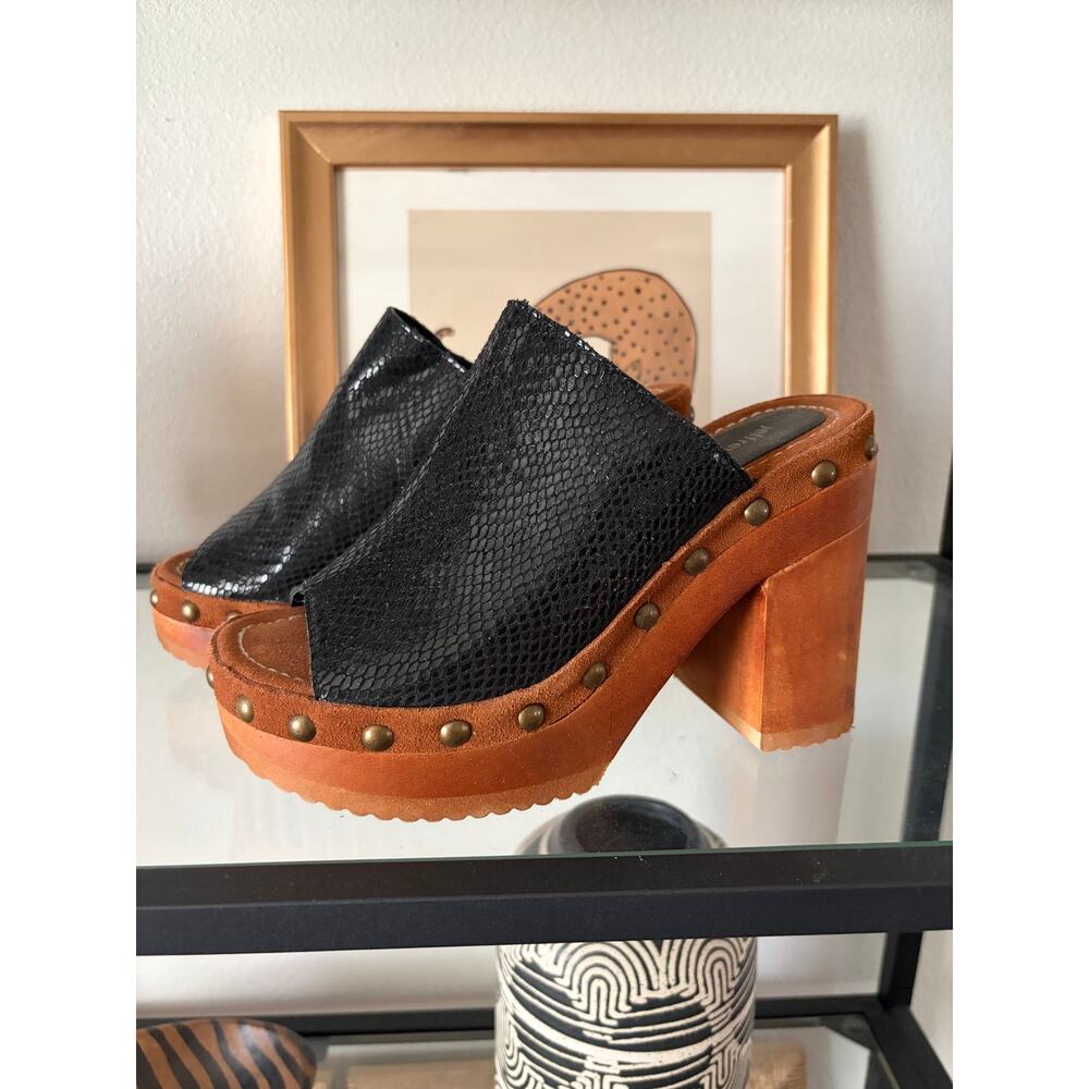 Jeffrey Campbell Woodrow Mule Clogs Womens Black Snakeskin Leather Platform Heel